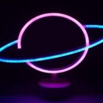 Neon Işıklı Satürn Lamba