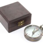 Ahşap Kutulu Pirinç Pusula Model 10