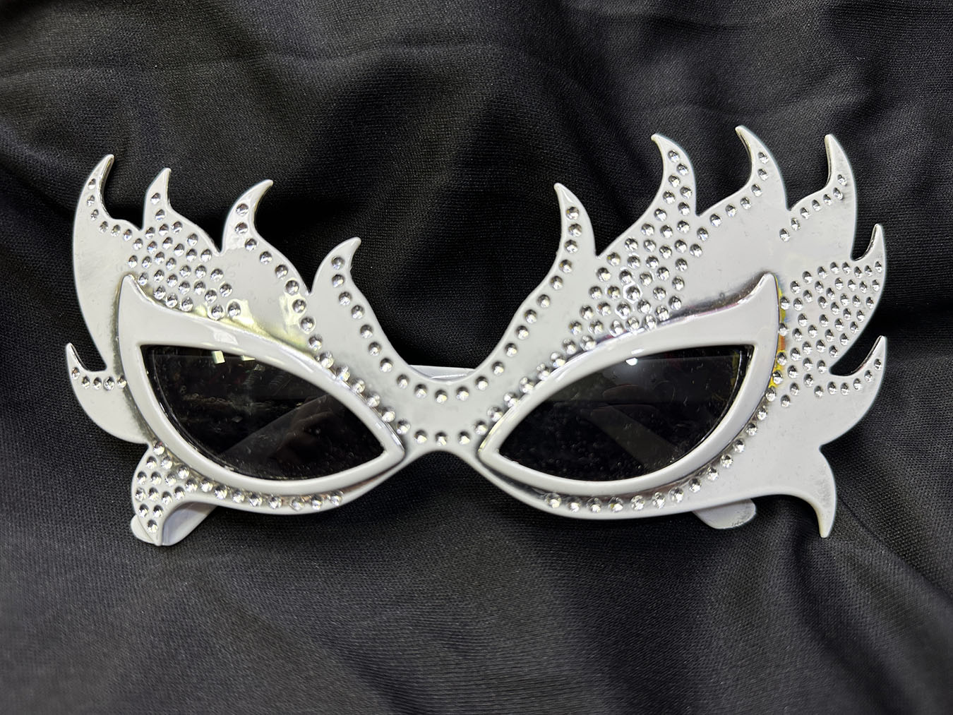 Taşlı Beyaz Alev Parti Gözlüğü